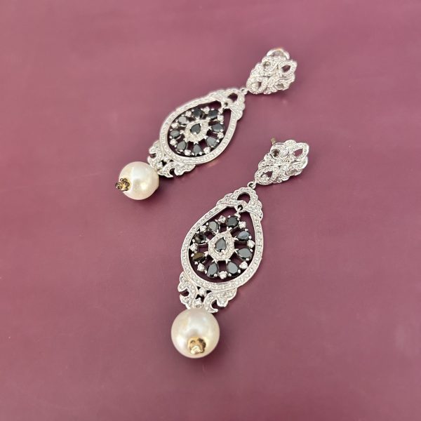 Vihan Earrings - Image 2