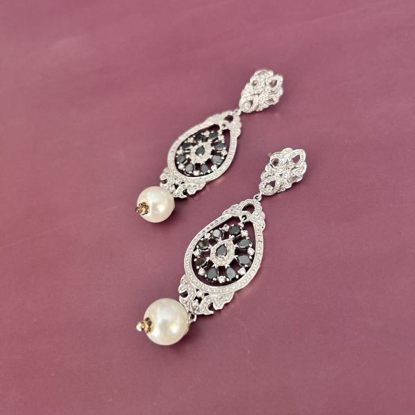 Vihan Earrings - Image 5