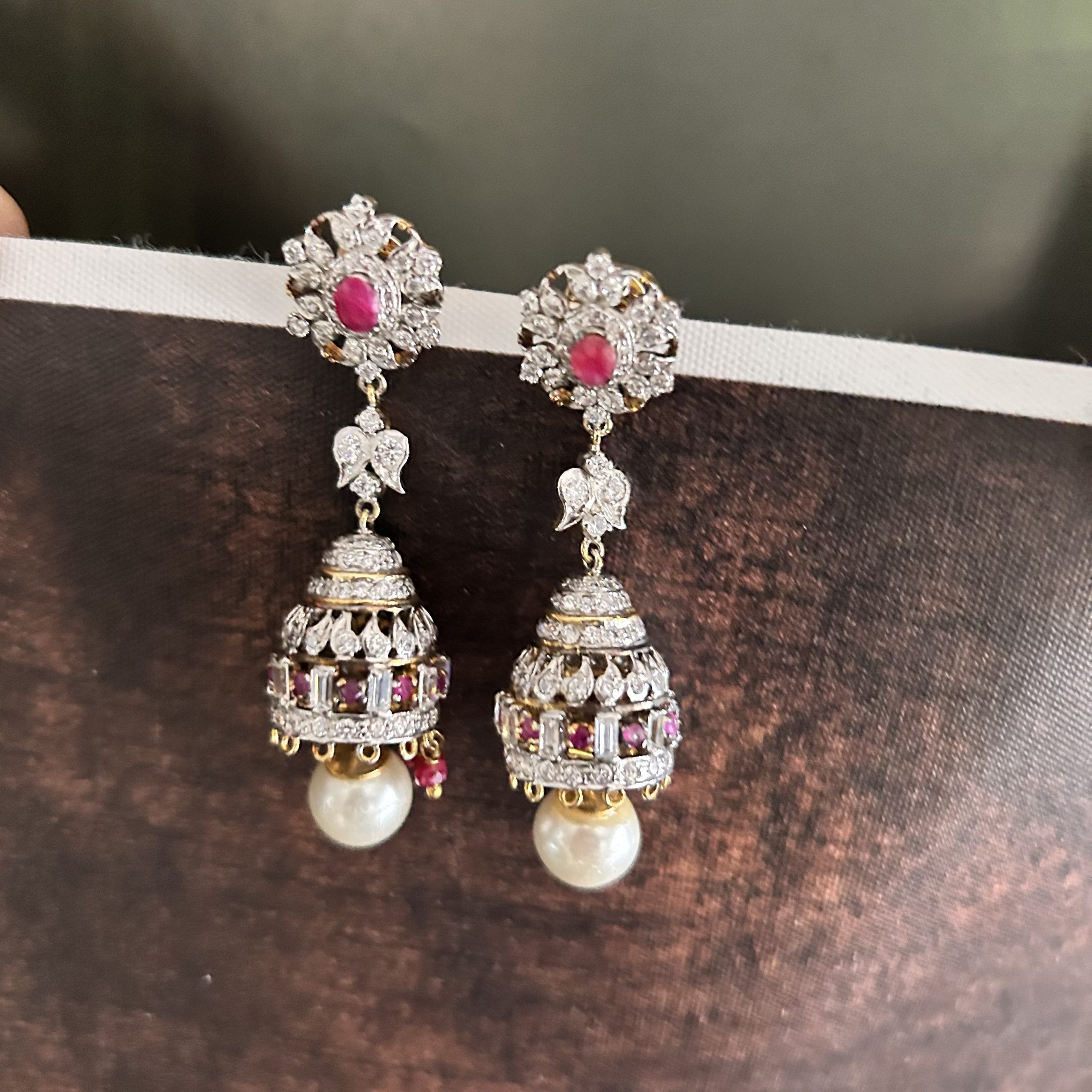 Jhumka Earrings: The Evergreen Fashion Must-Haves for Any Occasion