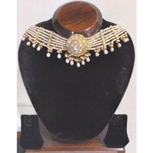 Pearl Choker With Round White Kundan Piece Necklace Set