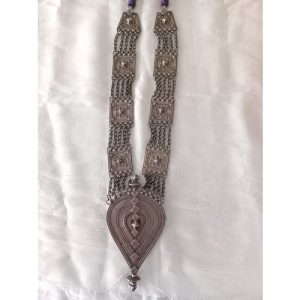 Plain Silver Long Pan Shape Necklce