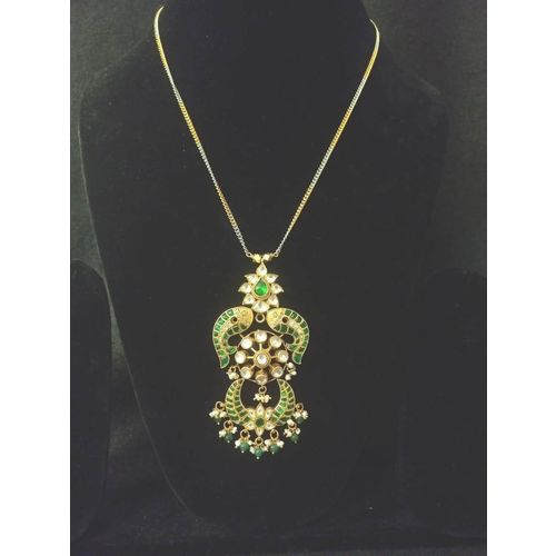 Green White Kundan Fusion Pendant With Twotone Silver Chain