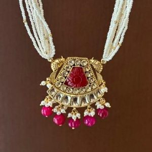kundan antique look pendent set